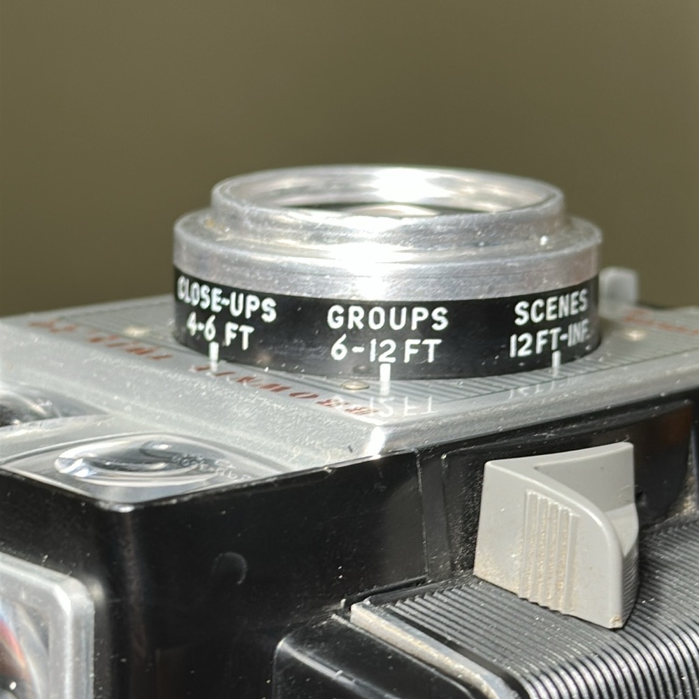 KODAK Brownie Twin 20 with Flash - Picture 14 of 16